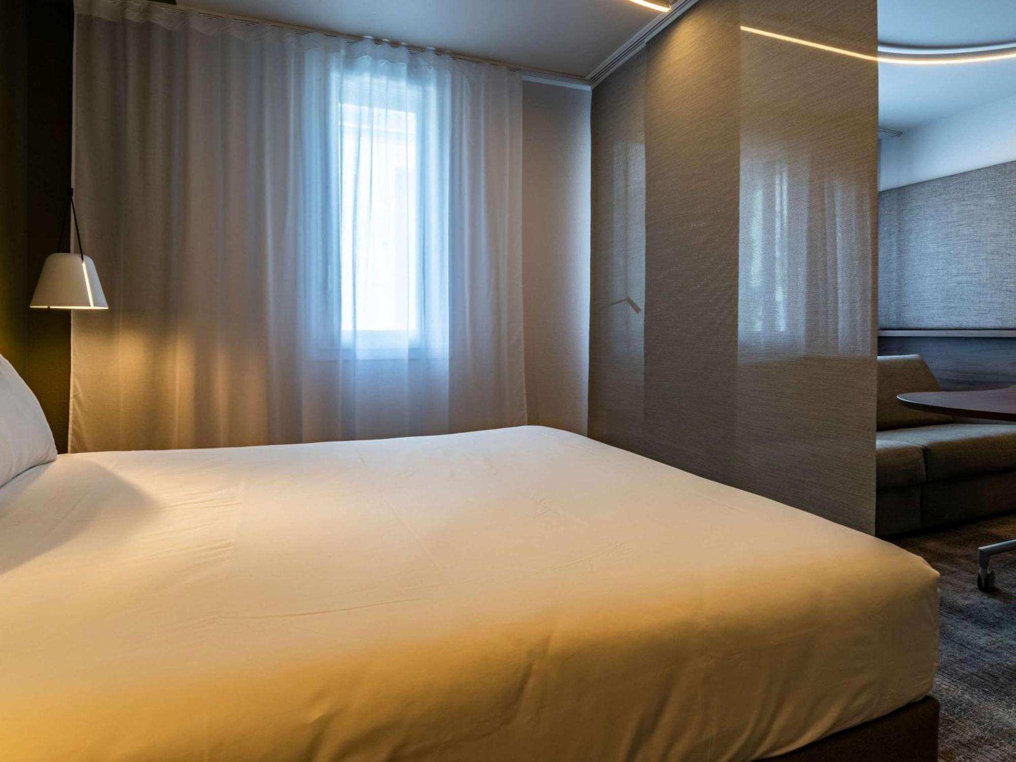 Novotel Centre Hotel